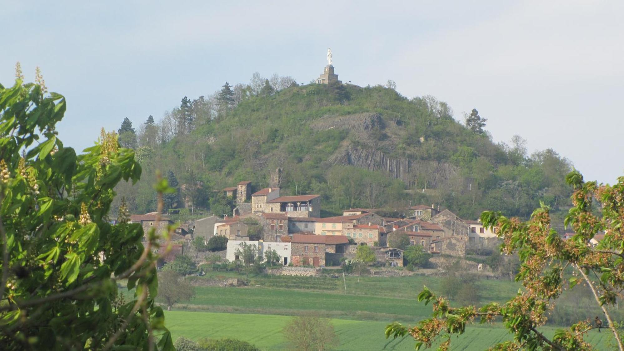Chateau Des Aiguilles Saint-Rémy-de-Chargnat Esterno foto