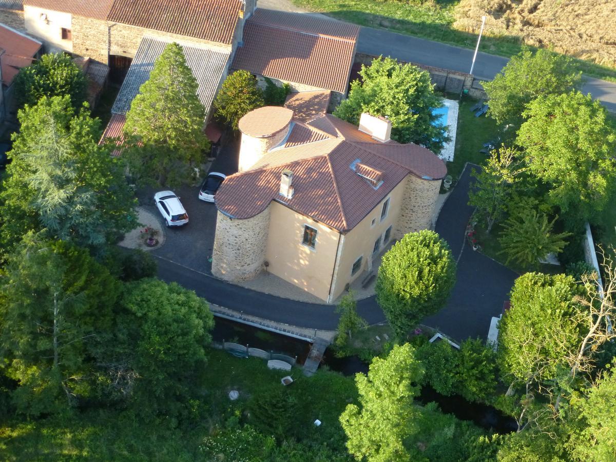 Chateau Des Aiguilles Saint-Rémy-de-Chargnat Esterno foto